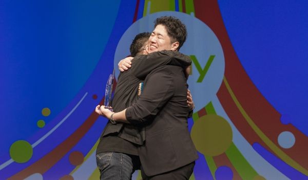 米国の関税や戦争で特に大変だった1年。受賞者の喜びもひとしお