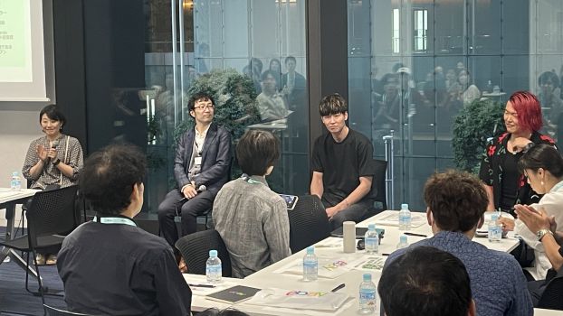 アワードを複数回受賞した“名物セラー”がパネルディスカッションに加わり、会場を盛り上げる