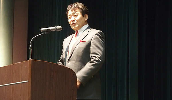 竹中平蔵氏、今年のダボス会議を一言「楽観論の中での戸惑い」