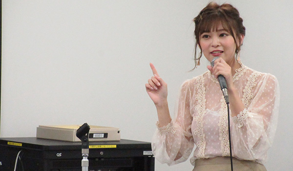 Instagram万フォロワーrinaちゃんが語る 女子的関心事 ライブコマースはオワコンなのか 番外編 Ecのミカタ Instagram万フォロワーrinaちゃんが語る 女子的関心事 ライブコマースはオワコンなのか 番外編 Ecのミカタ