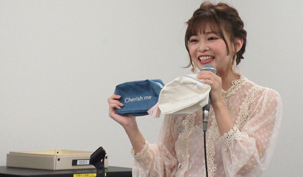 Instagram万フォロワーrinaちゃんが語る 女子的関心事 ライブコマースはオワコンなのか 番外編 Ecのミカタ Instagram万フォロワーrinaちゃんが語る 女子的関心事 ライブコマースはオワコンなのか 番外編 Ecのミカタ