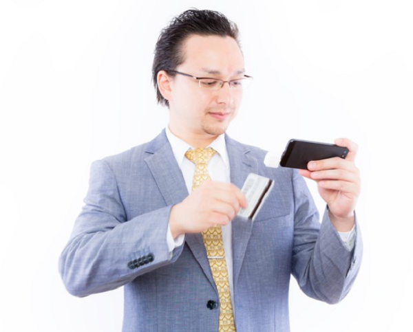 バーコードを読み取るだけで簡単出品