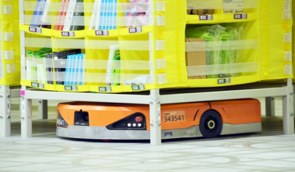 ロボットが業務をお助け！「Amazon Robotics」導入FCとは