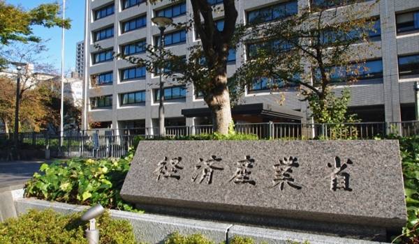 デジタルプラットフォーム取引透明化法、アマゾン・楽天・ヤフーなど5社を規制対象に指定