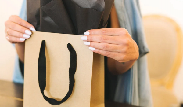 夏のファッションセールでECとリアル店舗どちらで買う？【スリーエム調査】
