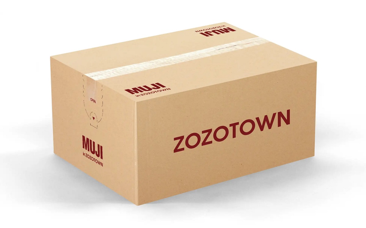 無印カラーのZOZO箱も用意