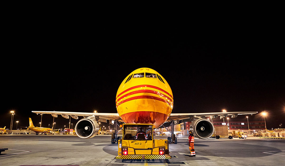 DHL Express、AIを活用した内容品自動認識機能を個人のお客様用に導入