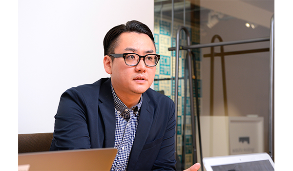 問い合わせ対応時間を半年で4,000時間も削減