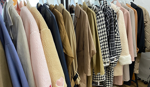自社ブランド製品を低価格で、スピーディーに委託製造