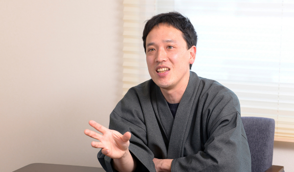 着物の卸売から、作務衣をメインとしたEC販売へ