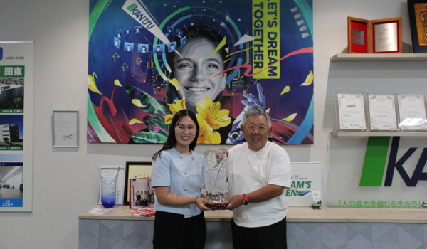 関通がスポンサーを務めるプロゴルファー 皆吉愛寿香選手、 ツアー初優勝